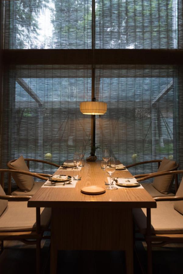 The Hidden Place Hotel Chengdu Bagian luar foto
